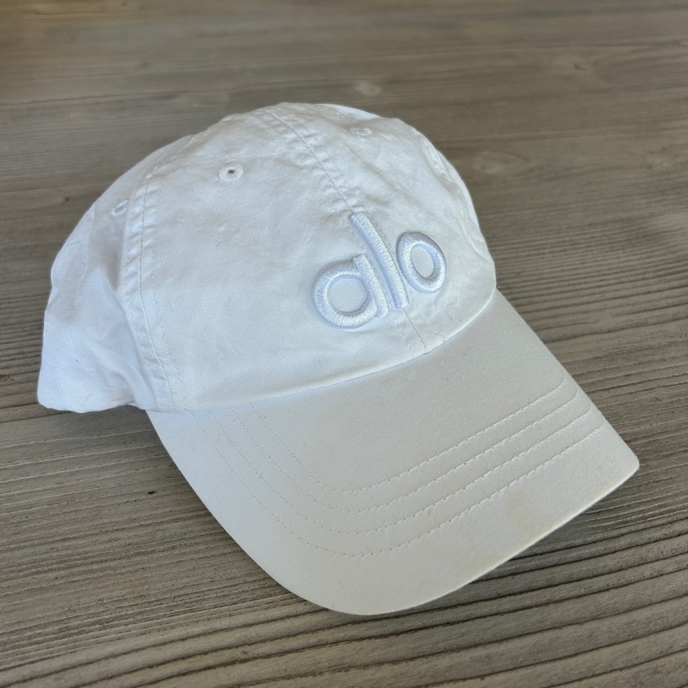 ALO YOGA white hat